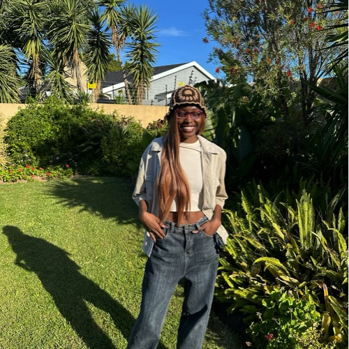 Nomie Lamola