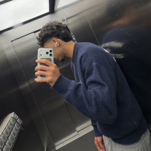 Mo