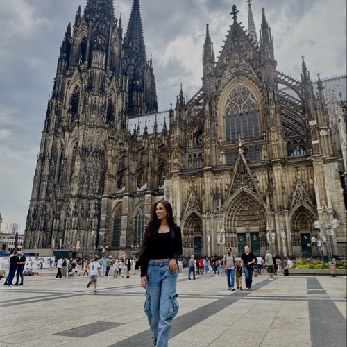 Aisha Azkar