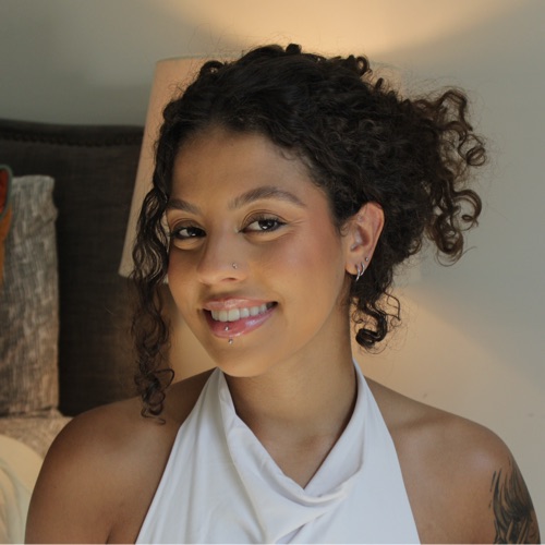 Isabela Soares Carvalho