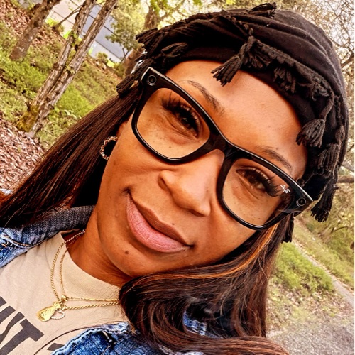 Carnelia Simmons