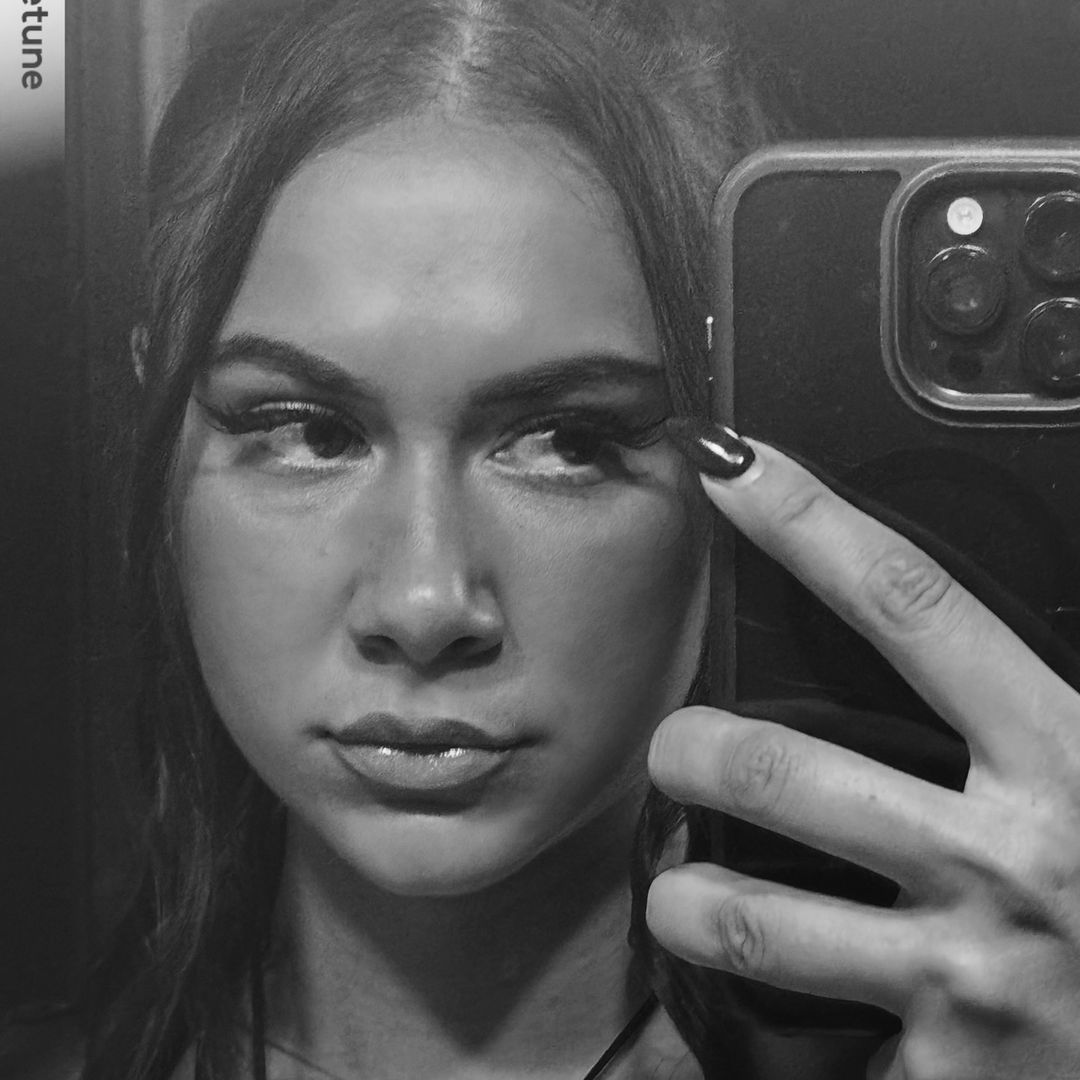 Emily dinis