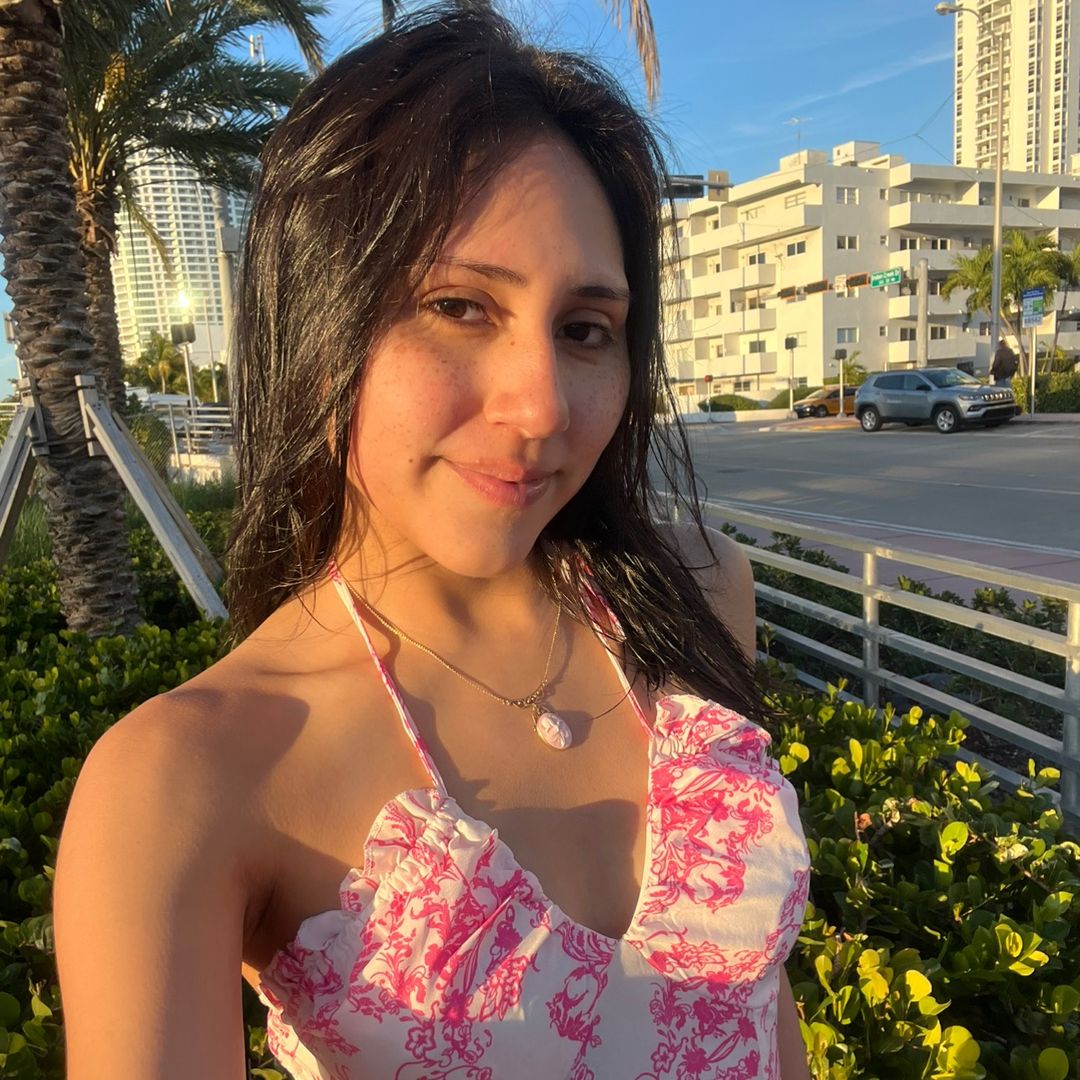 Angie Meza