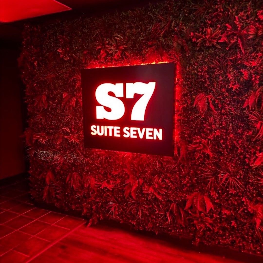 Suite 7