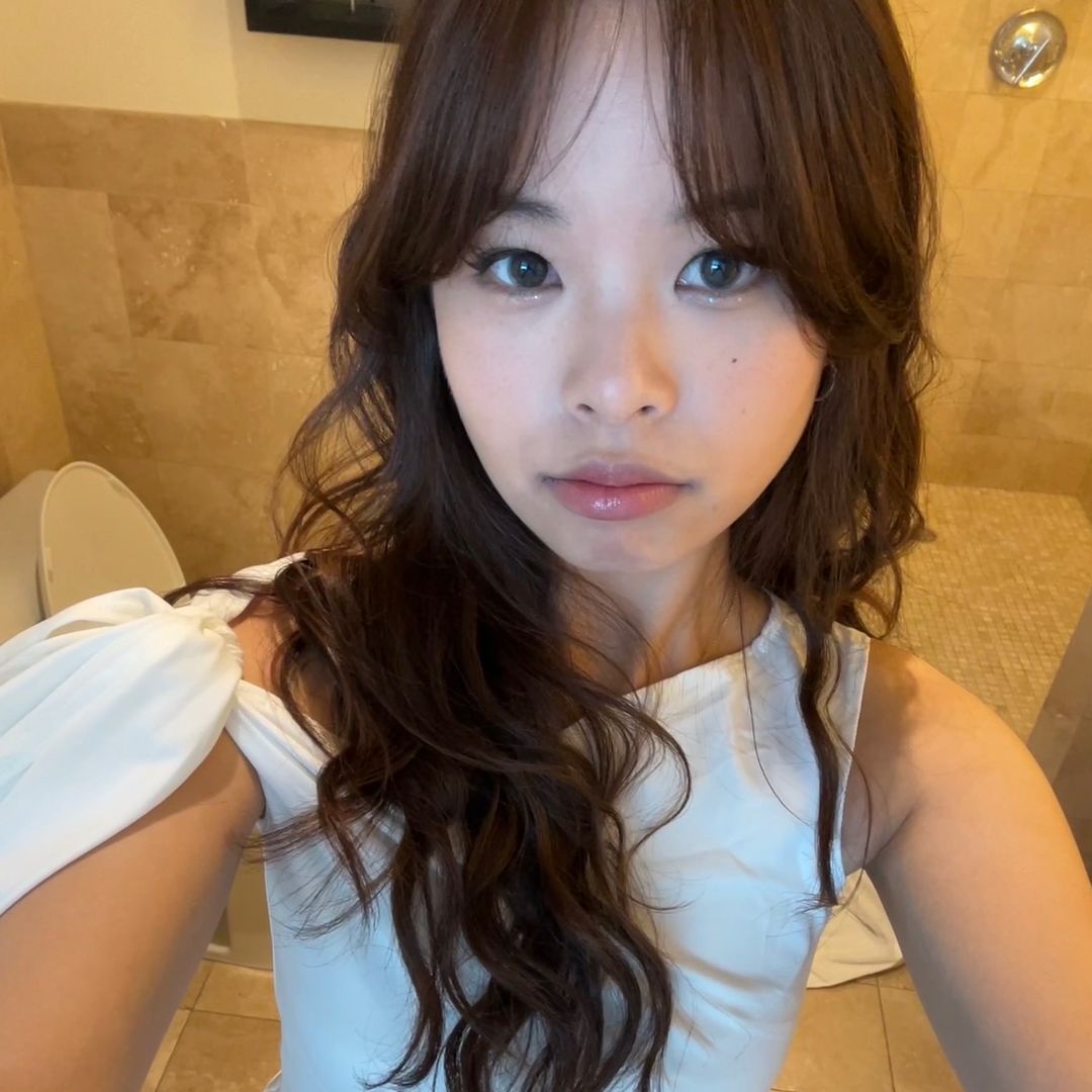 Jennifer Zhou
