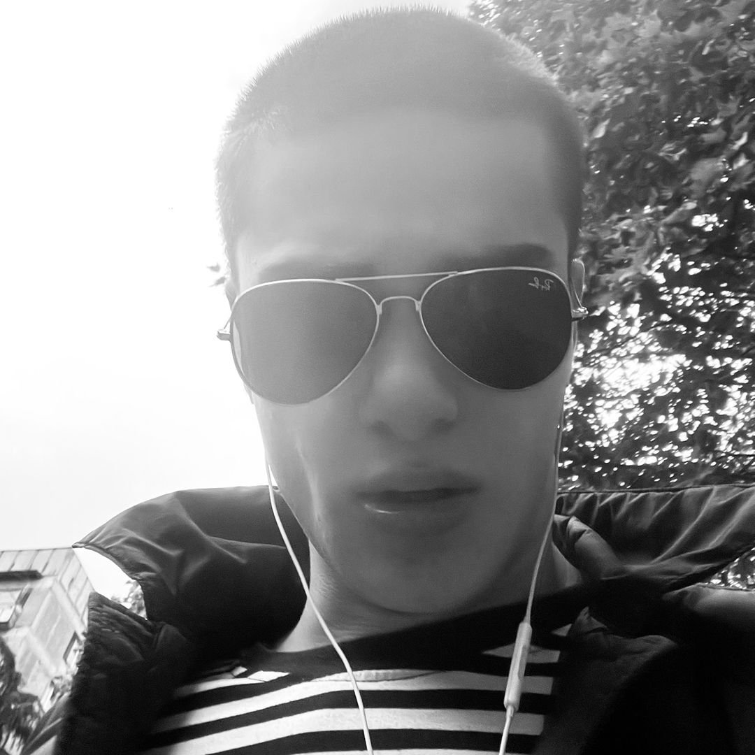 Aleksa from 
