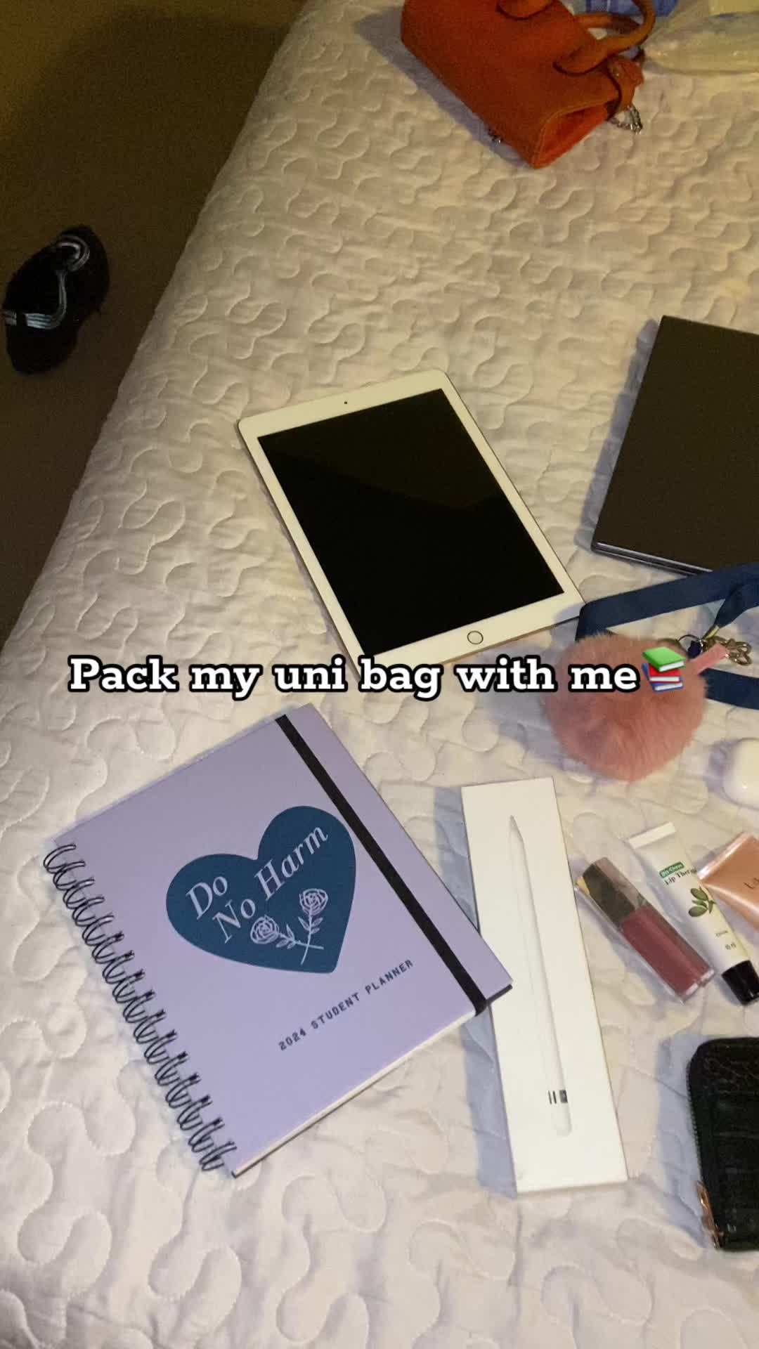 Pack my uni bag with me✨ #uni #designstudent #universityofjohannesburg #southafricatiktok🇿🇦
