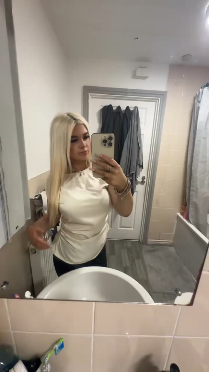 Nice top to go out to a restaurant
