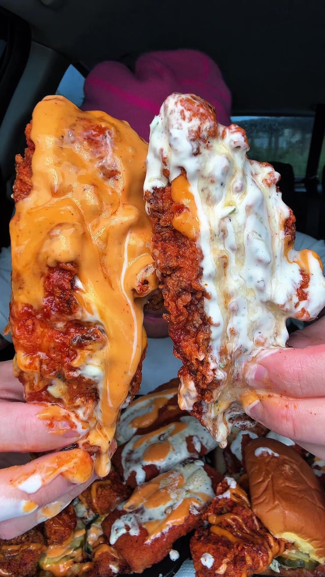I got dave’s hot chicken #daveshotchicken #hotchicken #sandwich #mukbang #fyp