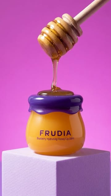 🍯@frudia.official ha sido la salvación a la resequedad de mis labios 🥰 ✨Es un bálsamo labial de miel y arándano que...