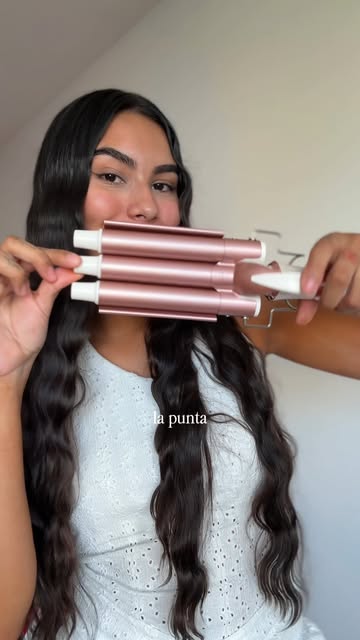 Hoy te enseñamos cómo hacer beach waves fáciles y prolijas 🌊 La Buclera 3 Barriles VGR V-599, es ideal para lograr o...