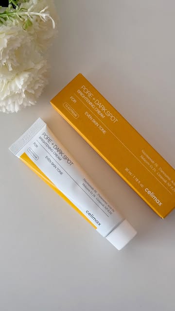 ¿Tenes manchas oscuras? La Pore+ Dark Spot Brightening es tu aliada para ayudar a unificar el tono y darle más lumino...
