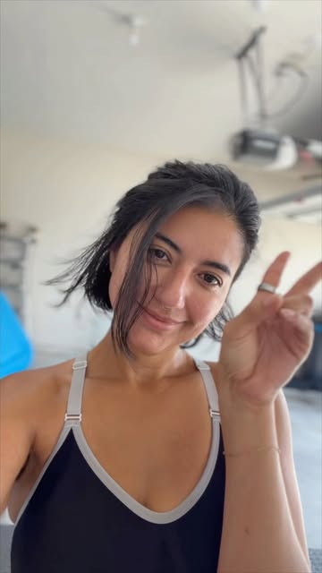 Morning Routines ☀️🥱 keeping my walk in zone 2 and then my @joinladder workout of the day!! It’s killer 😵‍💫sometim...
