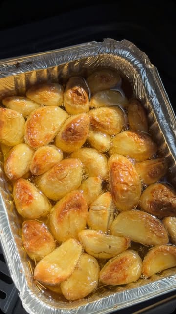 Si te gusta el ajo, esto te va a enamorar 🧄🔥 Modo de preparo: • Cubrí los dientes de ajo con aceite. • Llevá a la f...