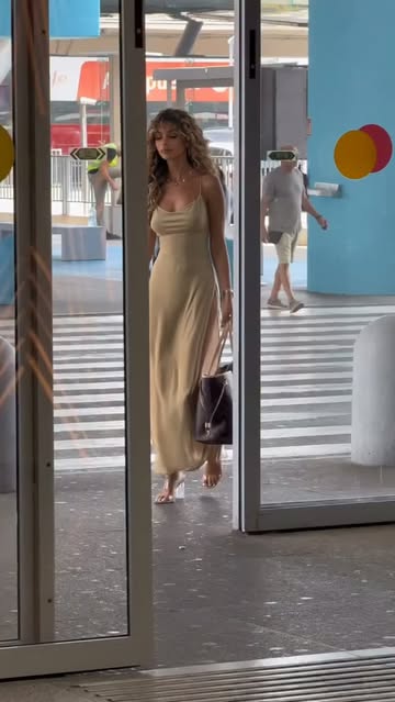 POV: You’re the reason he’s late to the gate. #virtualcreator #luxurylifestyle #fyp #pov #storytime
