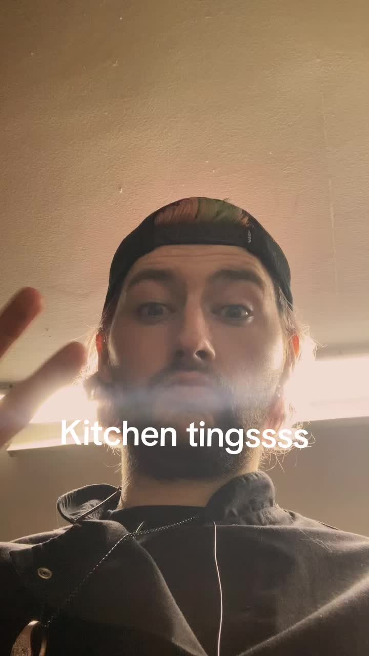 Kitchen tings coooking up in hereeeeee #kitchen #cooking #chef #cheflife