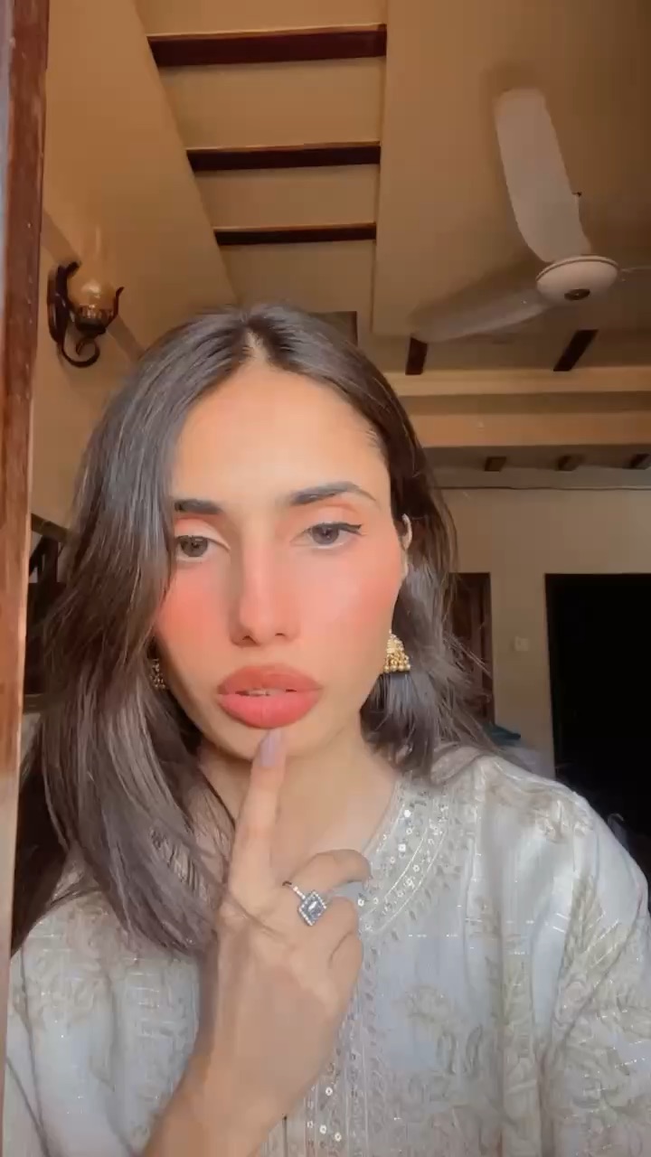 Makeup and outfit