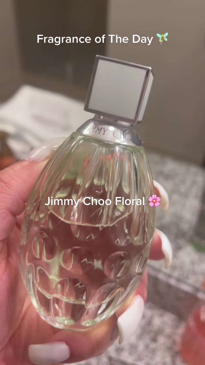 #FOTD Jimmy Choo Floral & Fairytale 🧚🏻 #fragrancelayering #fragrancejunkies #bathandbothworks #fairytale #jimmychoo...