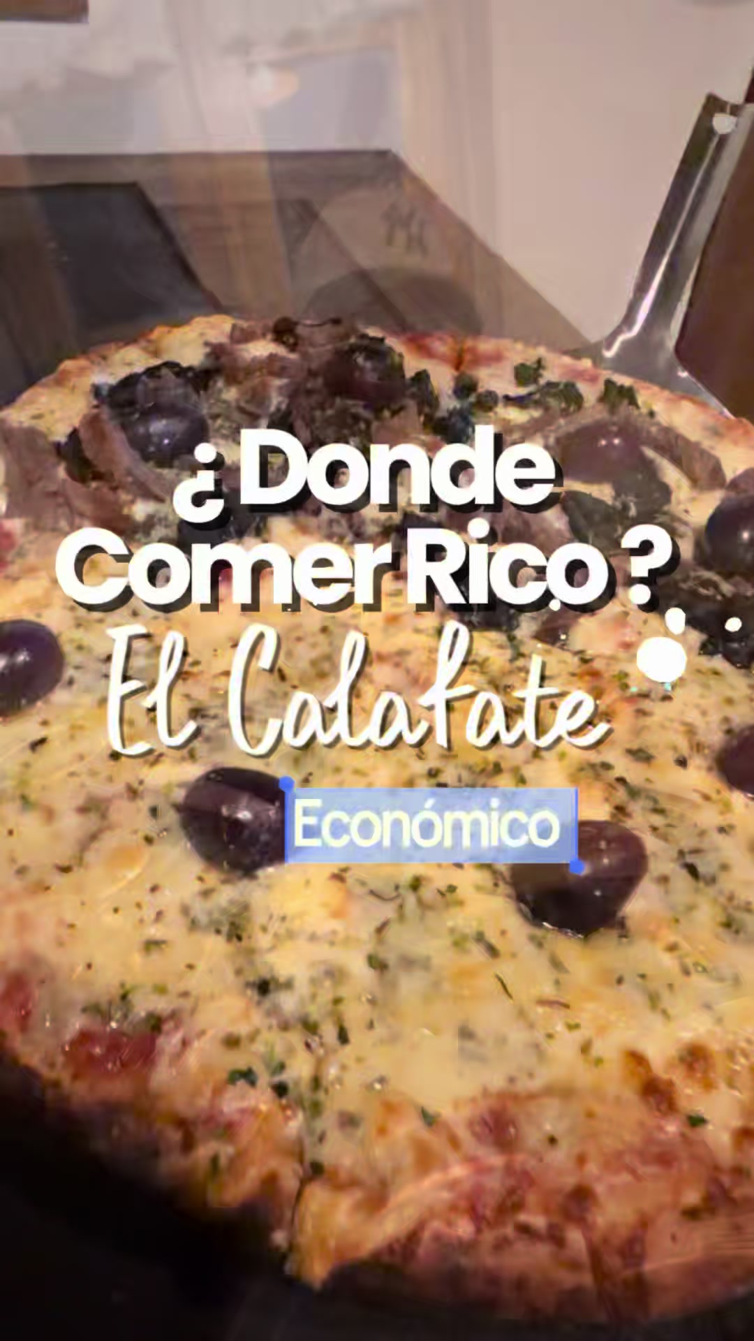 ❄️ Una noche de nieve, calles blancas y antojo de algo rico en El Calafate. Terminamos en @elgaitapizza probando sus...