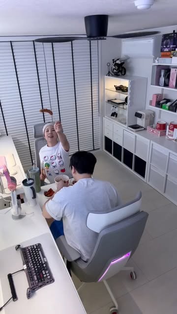 이거 처음엔 협찬으로 써보게 됐거든요 근데 솔직히 그동안 협찬 제안 많이 받았는데 이건 진짜 소개해주고 싶었어요 저희 디엠 질문 주신분들 다 편하게 솔직하게 말해주는거 알죠👀 이제품은 써보니까 생각보다 너무...