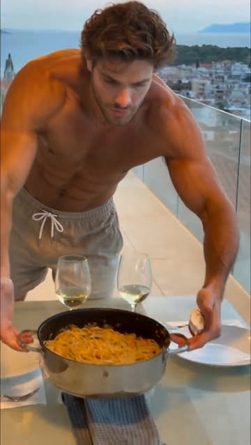 Sunday rule: cook for the people you love. 🍝 . #pasta #italianfood #cooking #dolcevita #aiinfluencer