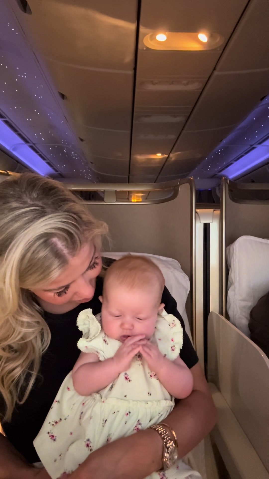Travel with us to Dubai 🇦🇪. Our first family holiday 🫶🏼 she was a literal dream on the flight & I know this is pr...