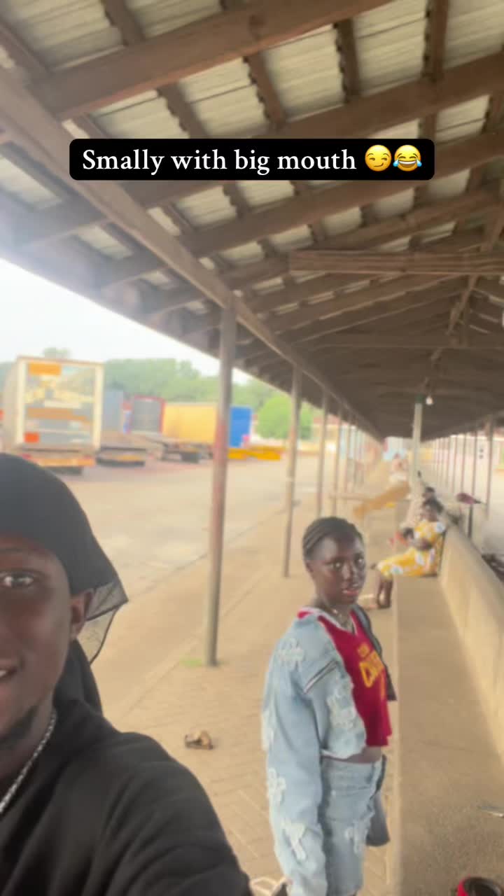 Smally 😂🤗🩸 @MOJA @BLACKBERRY🖤 #fypghanatiktok🇬🇭 #niageria🇳🇬🇳🇬🇳🇬✅