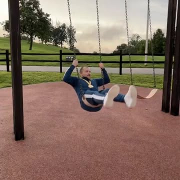 The park swing works. I don't. #athlète #failure #backflip #silentcomedy