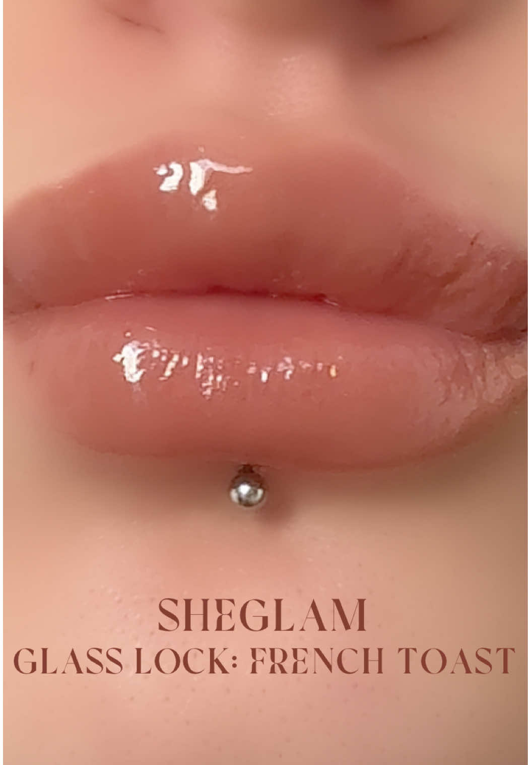 A little glossy moment ✨🤎 Trying the SHEGLAM Glass Locker in French Toast 💋 ⁠#SHEGLAM⁠ ⁠#GlassLocker ⁠ ⁠#LipGloss⁠...