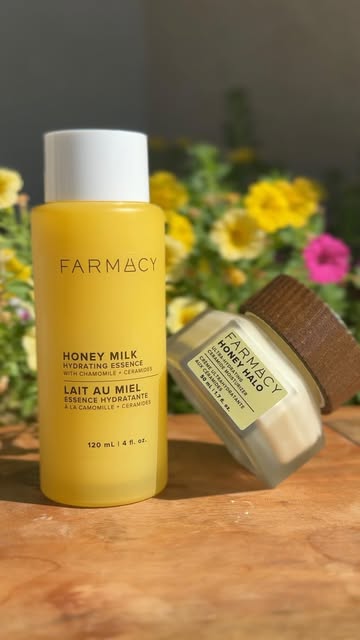 Summer skin has been through it—sun, heat, pool days, all of it☀️ My little skin reset has been Farmacy’s essence + H...