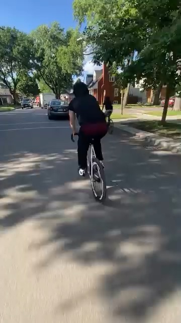 Fixie riding