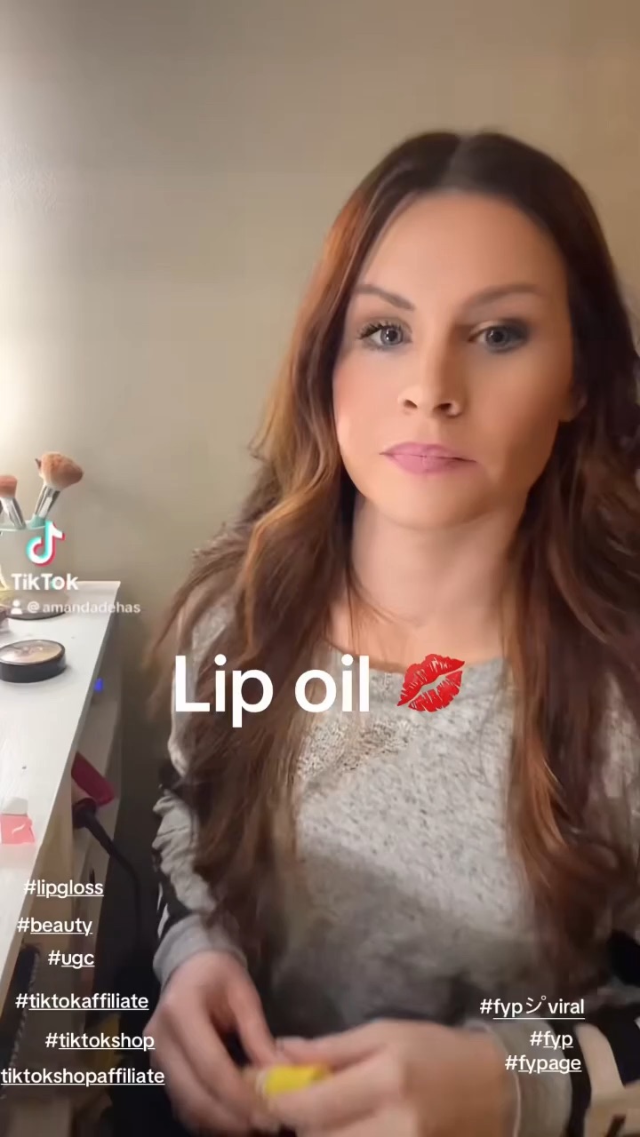 Moisturizing Lip Oil