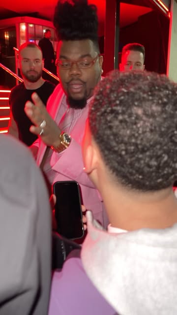 Pink suit, cold bars 🍸 @kevin_wai07 @bulin47_oficial