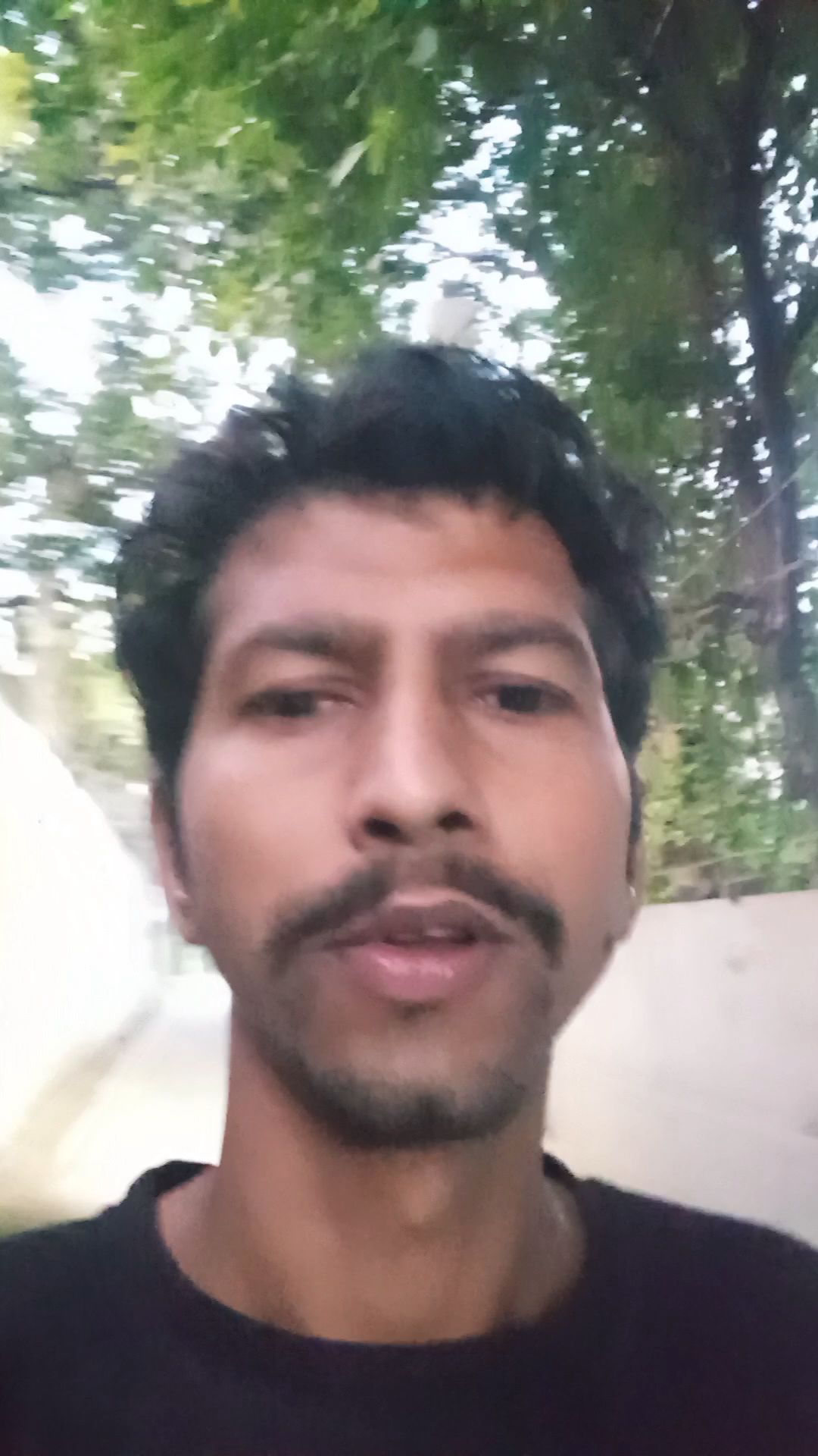 1000165886