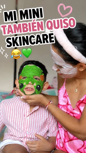 Un ratito de skincare con mi mini 💚😂 Yo solo quería hacerme mi mascarilla tranquilamente… pero claro, hacerlo con é...
