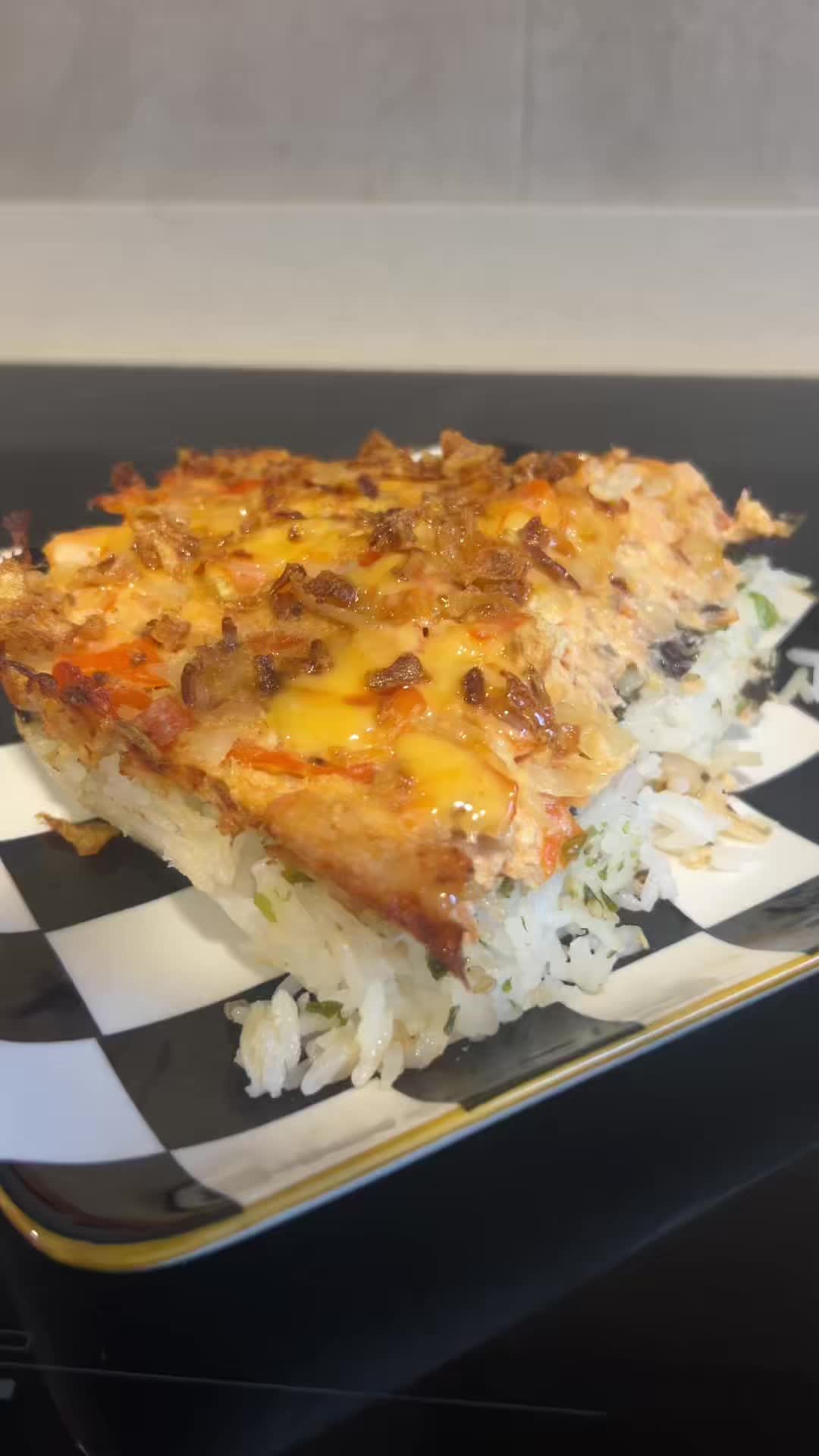 La receta favorita de esta casa! SushiBake a mi manera…10/10 #sushibakerecipe #sushi #recipesoftiktok #baker #salmonr...