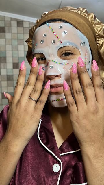 Mascarilla de colageno con @vtcosmetics_latam . #gemtrend #kylie #brillos #girls #fomo