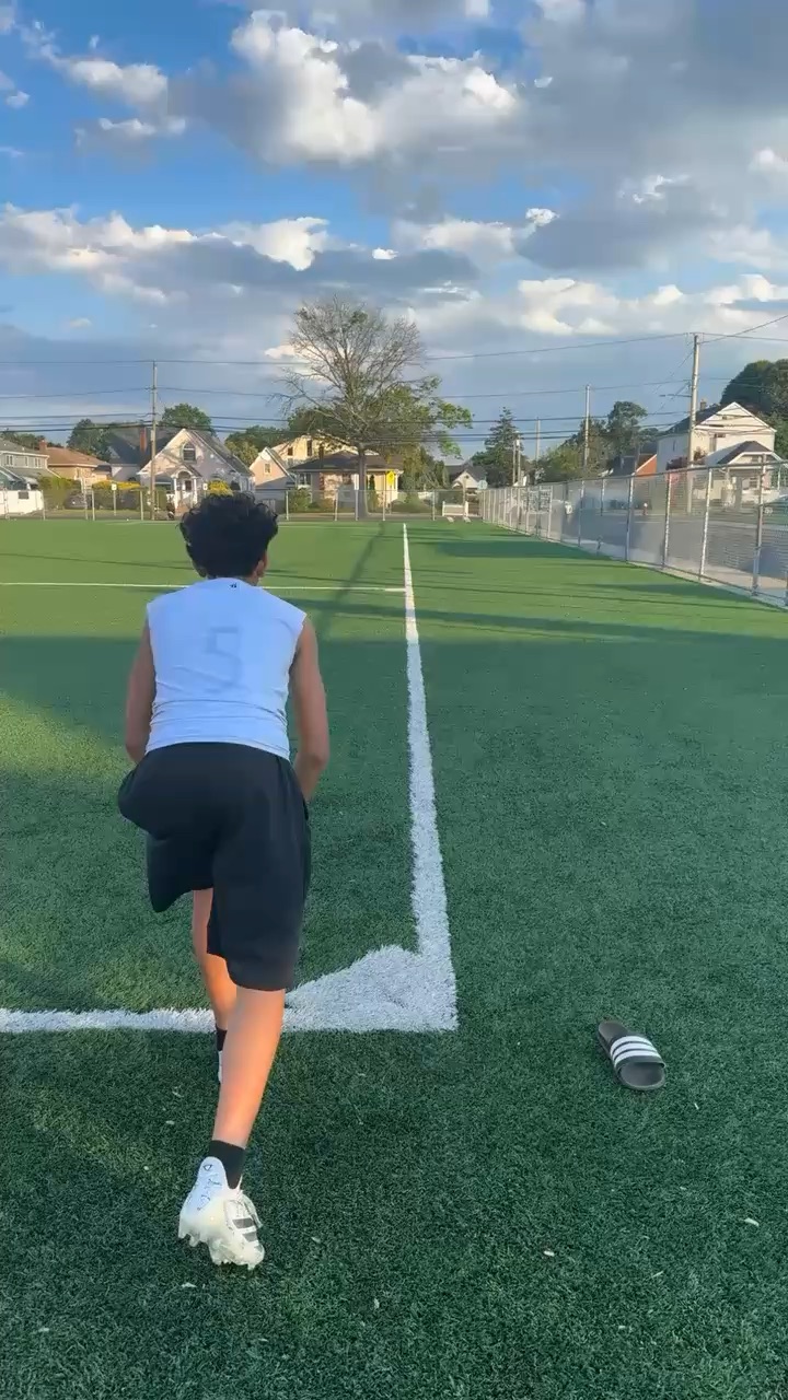 Insane football catch one handed with Franklin ball