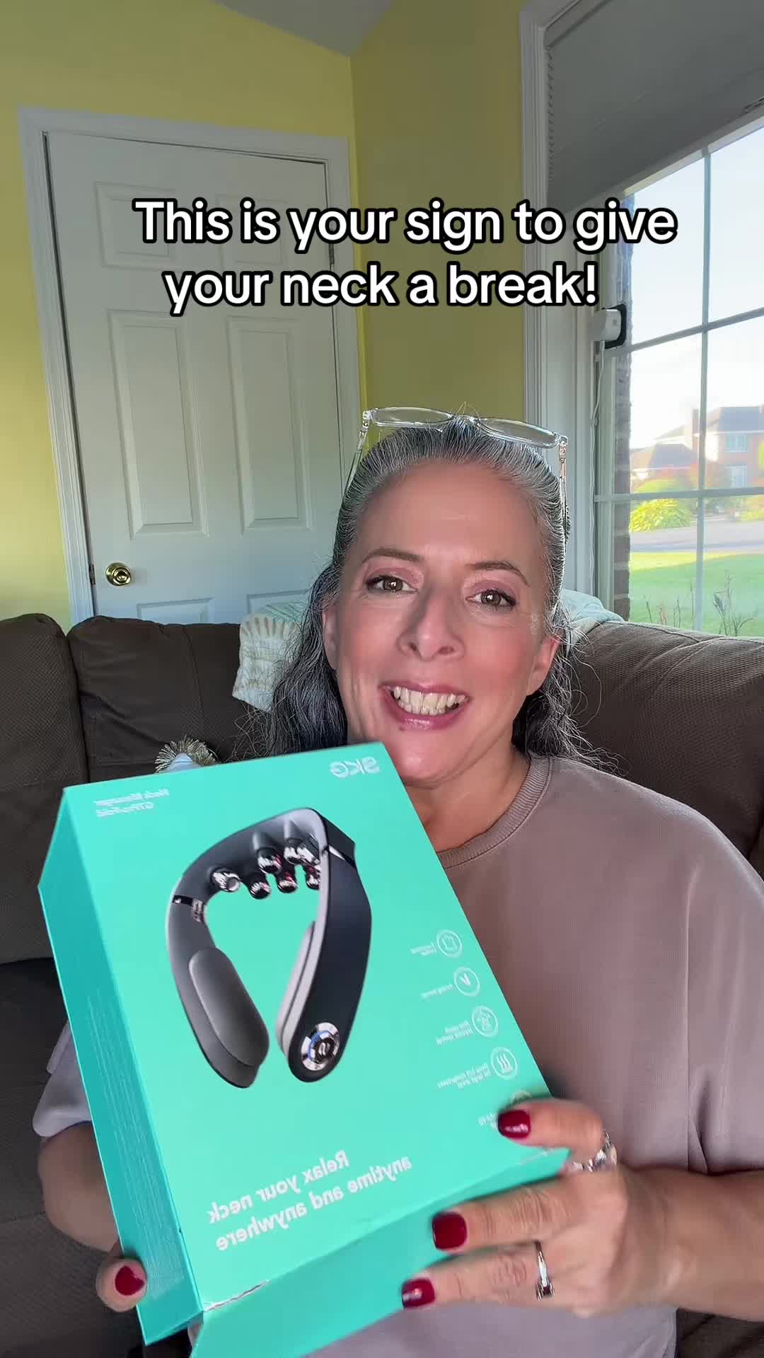 Neck tension doesn’t stand a chance! 🙌 This cordless SKG neck massager combines deep-kneading massage with soothing...