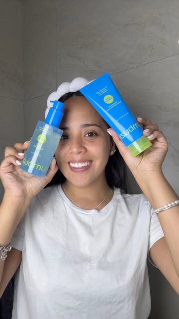 Estoy probando la rutina Zero Blemish de numbuzin con el Oil-Free Micellar Cleansing Jelly y el Clarifying 2% Sulfur...