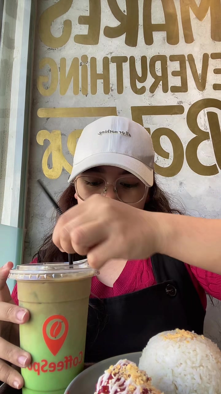 Me 🫶🏻 matcha and kopi #fypシ #rarw #❤️🌸🌷✨ #berryknotknots