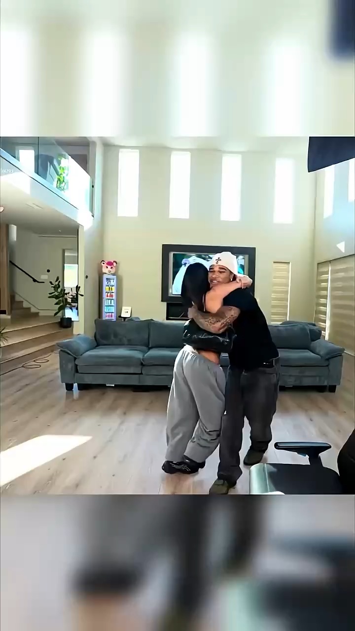 Bro almost got caught looking