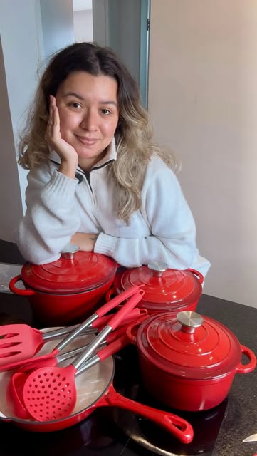 Comprei as panelas da @vicalinabrasil na @shopee_br e to completamente APAIXONADA.
