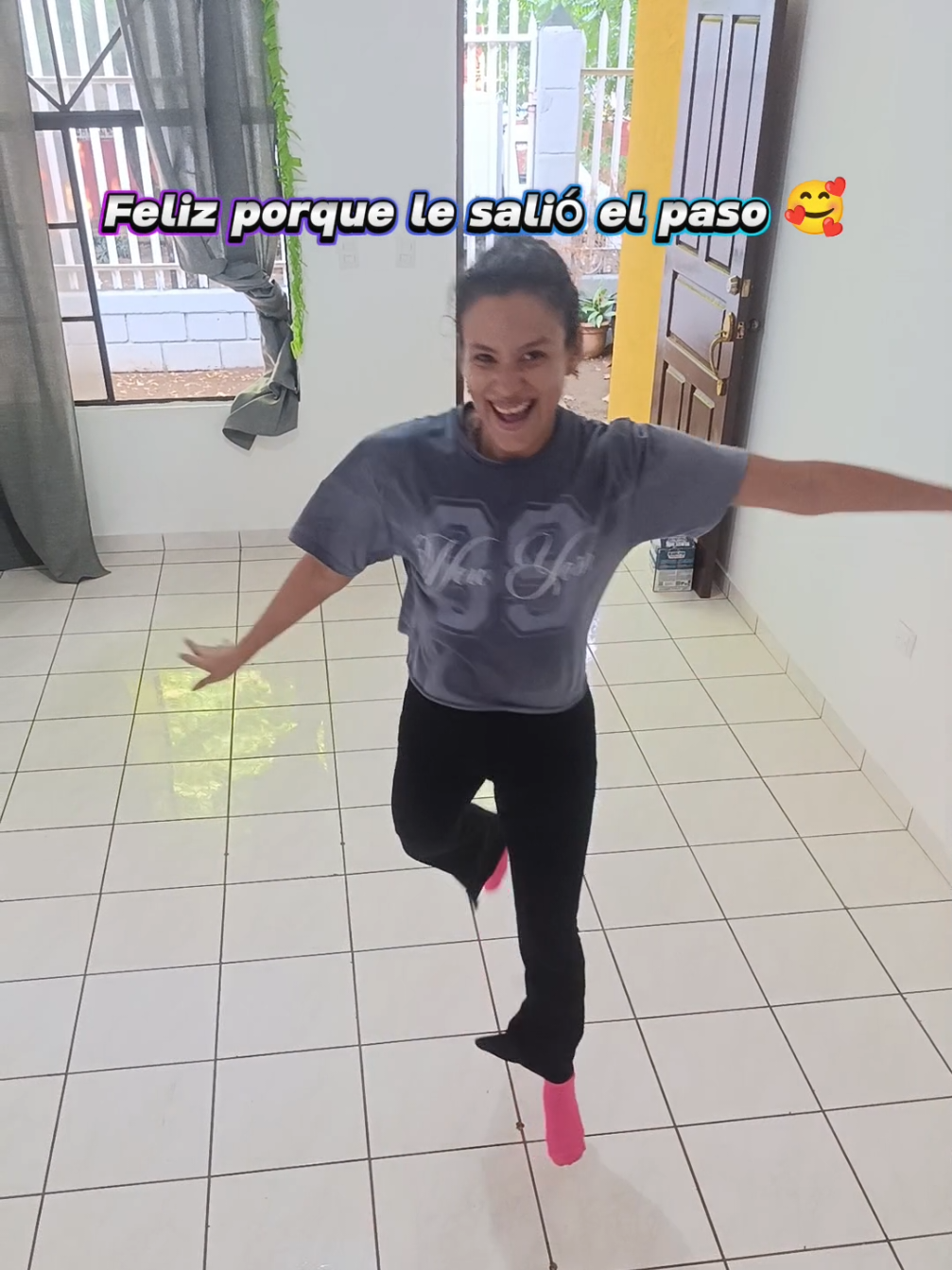Estos son 5 tips para aprender a bailar Chachachá 😊 Eli está feliz porque le salió bien siendo su primera vez bailan...