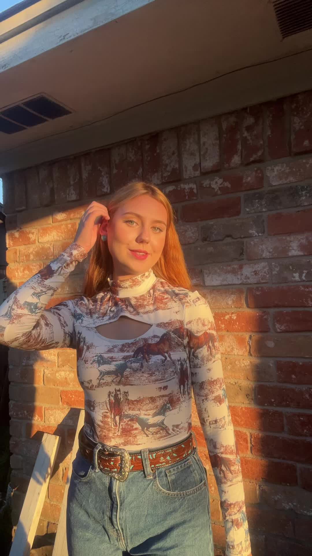 golden hour +this shirt 💙 #western #country #southern #braxtonkeith #teal #turquoise #cowbow #boots