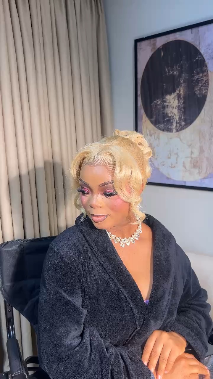 A queen chose me to glam her up.