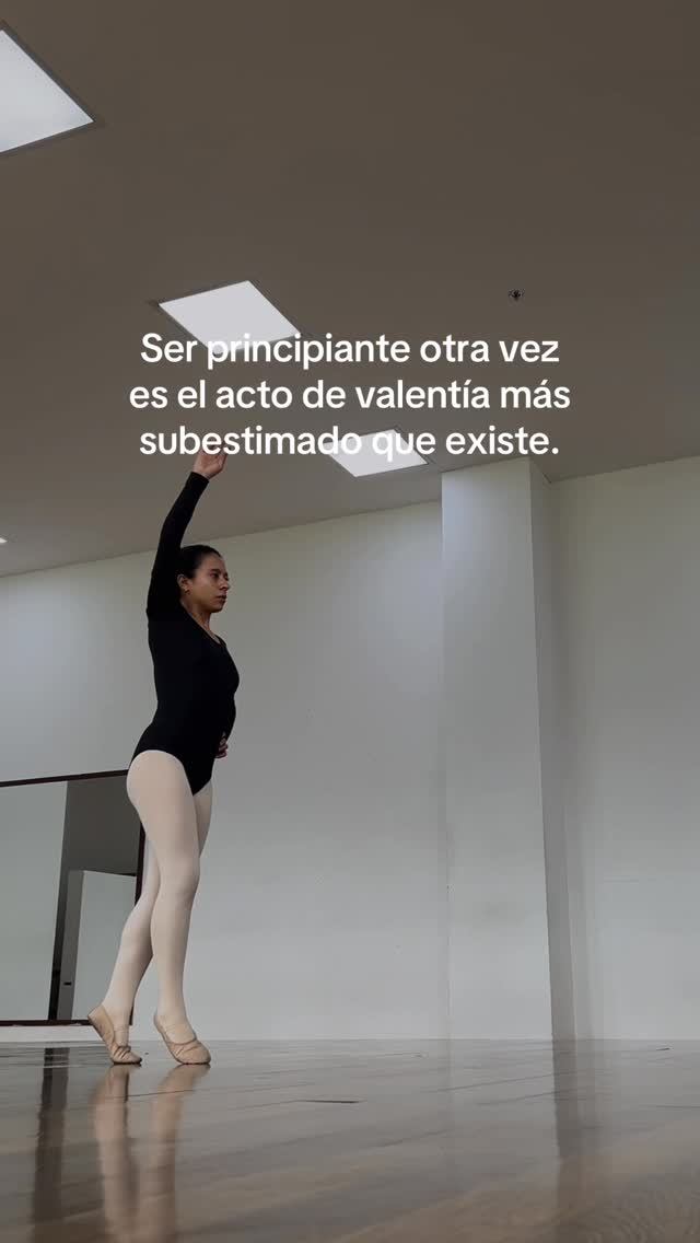 A mis 28 años volví a ser principiante y fue la mejor decisión que tomé 🥰 Atreverse a no saber también es crecer. 🩰...