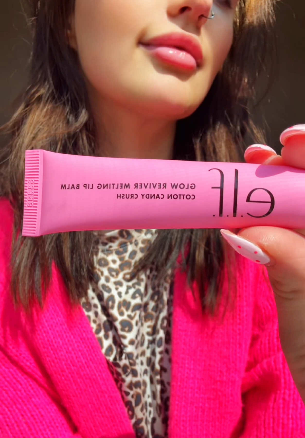 If your outfit is cute, but your lips need to shine, tap the link to pick your shade 🛍️💋 #tiktokmademebuyit #lipbal...