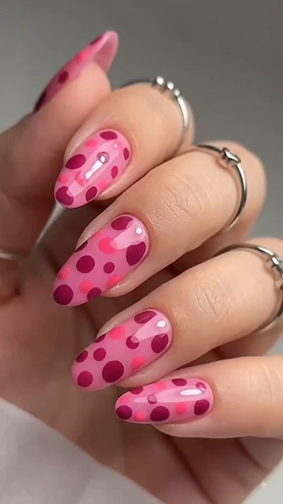 **Unhas lindas e cheias de estilo! Agende seu horário e arrase também 💅✨**