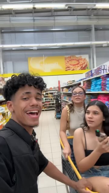 Qué felicidad 🥰 se siente poder ayudar a quienes realmente necesitan una mano amiga. Nadie tiene tan poco que no pue...